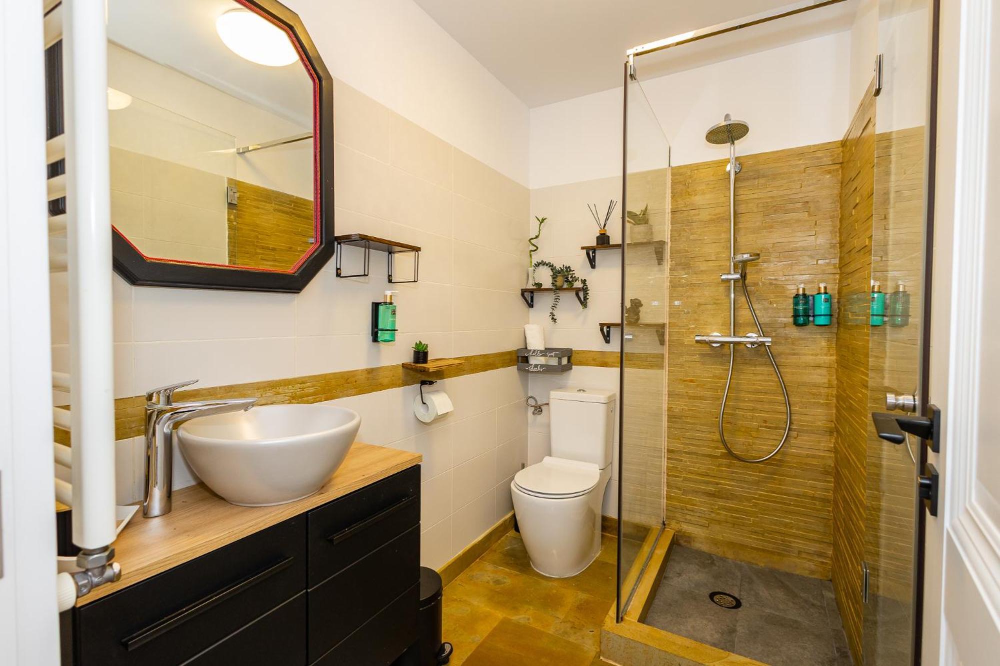 In Longfield Town Bed & Breakfast Campulung Moldovenesc Bagian luar foto
