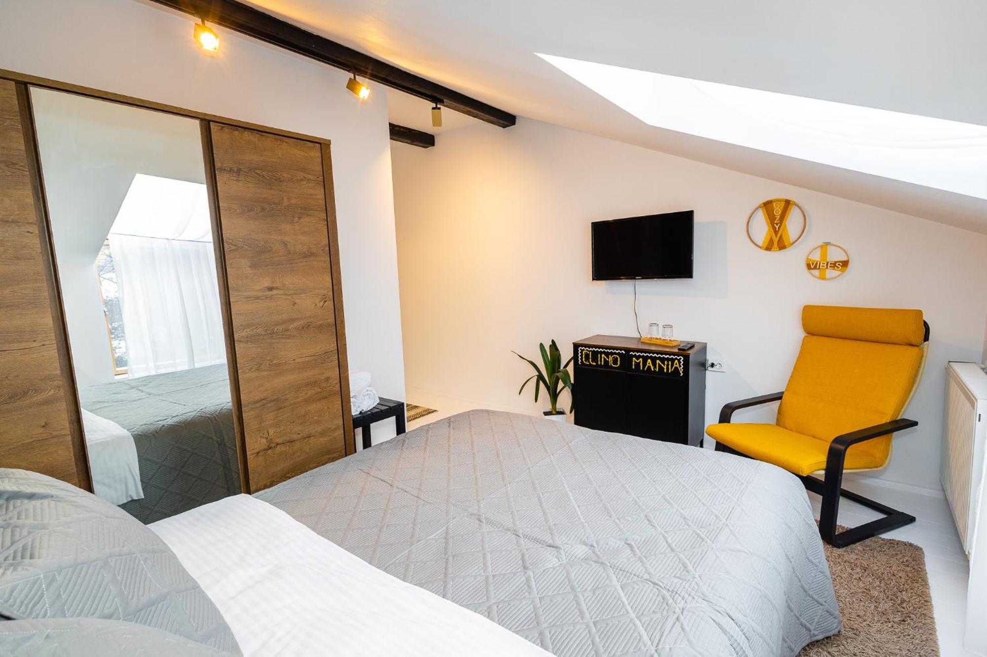 In Longfield Town Bed & Breakfast Campulung Moldovenesc Bagian luar foto