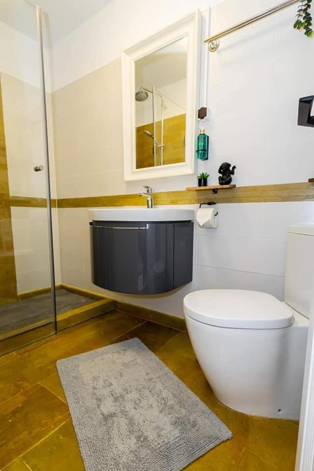 In Longfield Town Bed & Breakfast Campulung Moldovenesc Ruang foto
