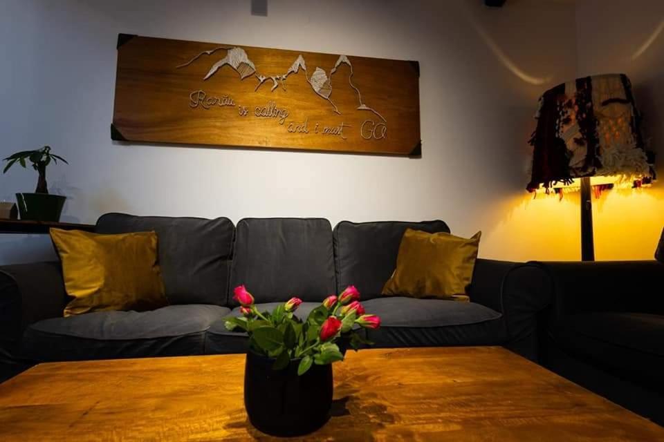 In Longfield Town Bed & Breakfast Campulung Moldovenesc Bagian luar foto